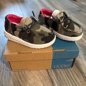 Toddler Girl Camo Hey Dudes